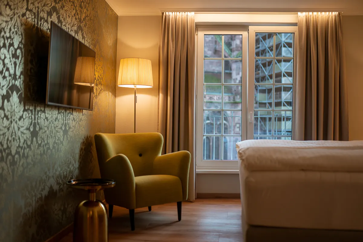 Corner Suite | Double Bed & Living Room on high floor – Hotel zum Rappen Freiburg Freiburg