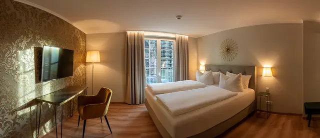 Deluxe | Double Bedroom & High Floor – Hotel zum Rappen Freiburg