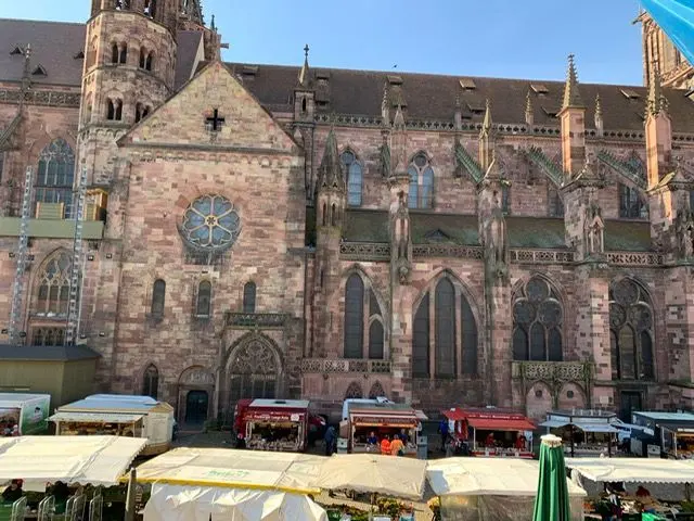 Deluxe | Double Bedroom & View to Cathedral — room at Hotel zum Rappen Freiburg, Freiburg — photo 4 of 6
