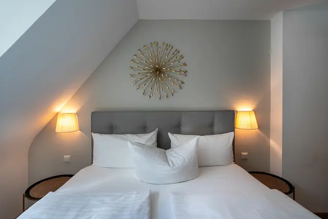 Small Deluxe | Double Bedroom & View to Cathedral – Hotel zum Rappen Freiburg