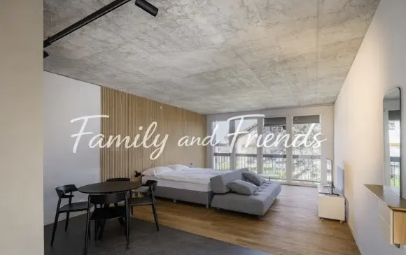 Family & Friends | Studios next to each other | Low floor – Il Momento