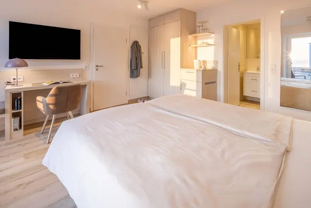 Komfort Doppelzimmer | Balkon Meerblick Oberste Etage — Inselhäuser Norderney, Norderney (5/9)
