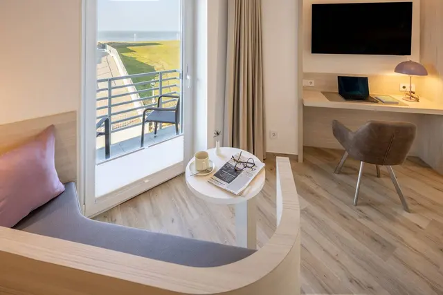 Deluxe Doppelzimmer Balkon Meerblick | Hotel Stranddistel — Inselhäuser Norderney, Norderney (2/17)