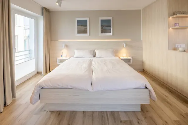 Deluxe Doppelzimmer Balkon Meerblick | Hotel Stranddistel — Inselhäuser Norderney, Norderney (6/17)