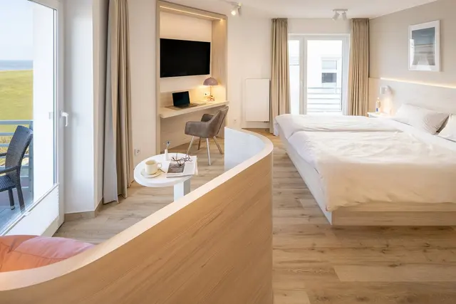 Deluxe double room | balcony sea view 1st floor – Inselhäuser Norderney