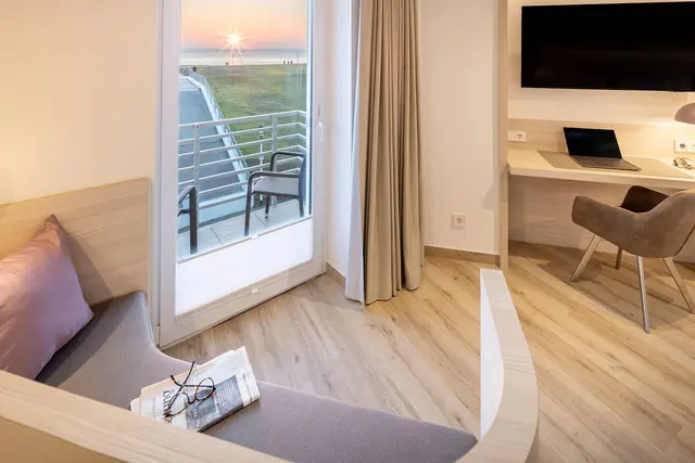 Deluxe Doppelzimmer | Balkon Meerblick 1. Etage — Inselhäuser Norderney, Norderney (8/12)