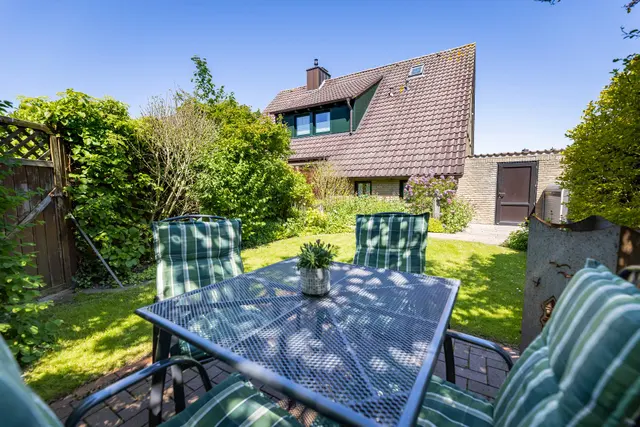 Small Apartment Garden Strandhaferhaus — accommodation at Inselhäuser Norderney, Norderney — photo 5 of 9