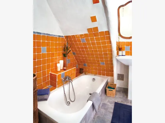 Orange Suite — room at La Vieille Maison - Halte Gourmande, Durfort et Saint Martin de Sossenac — photo 6 of 9