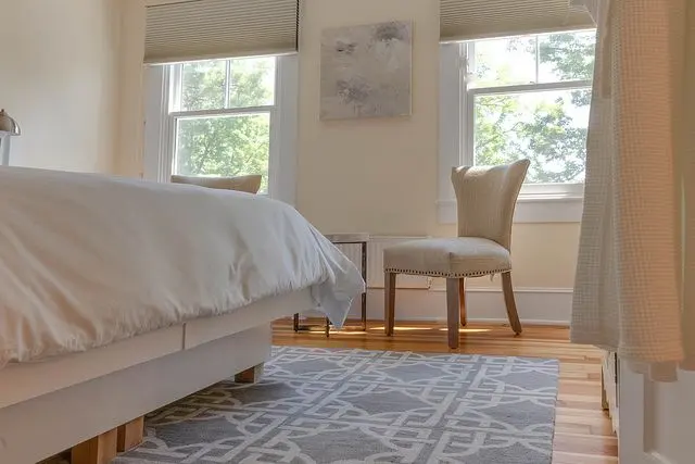 Retreat 2 | Deluxe King Lake View – Lakehouse Inn