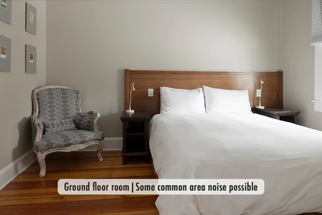 Room 12 | ADA Room | Queen Bed & Ground Floor — Lakehouse Inn, Lee (6/8)