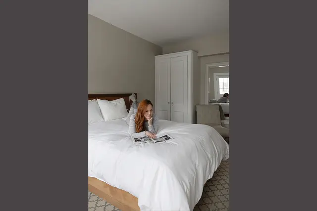 Room 24 | Queen | Shared Balcony & Lake View — room at Lakehouse Inn, Lee — photo 2 of 5
