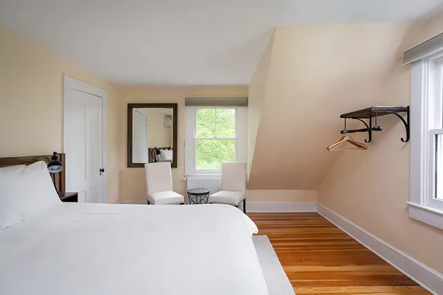 Room 31 | Spacious Corner Queen | Top Floor & Large Bathroom — room at Lakehouse Inn, Lee — photo 2 of 6