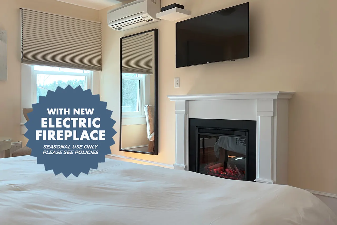 Room 36 | Deluxe King Bed | Lake View & Large Bathroom – Lakehouse Inn Lee