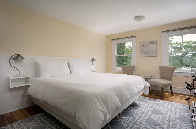 Room 36 | Deluxe King Bed | Lake View & Large Bathroom — room at Lakehouse Inn, Lee — photo 2 of 6