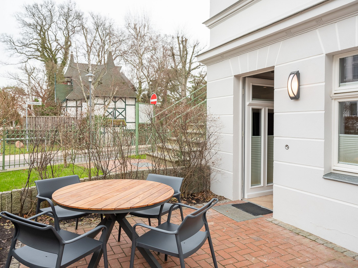 Villa Groth No. 2 | Deluxe 2 Bedroom Apartment | Private sauna — accommodation at OSTKÜSTE Boutique Apartments, Seebad Ahlbeck — photo 9 of 16