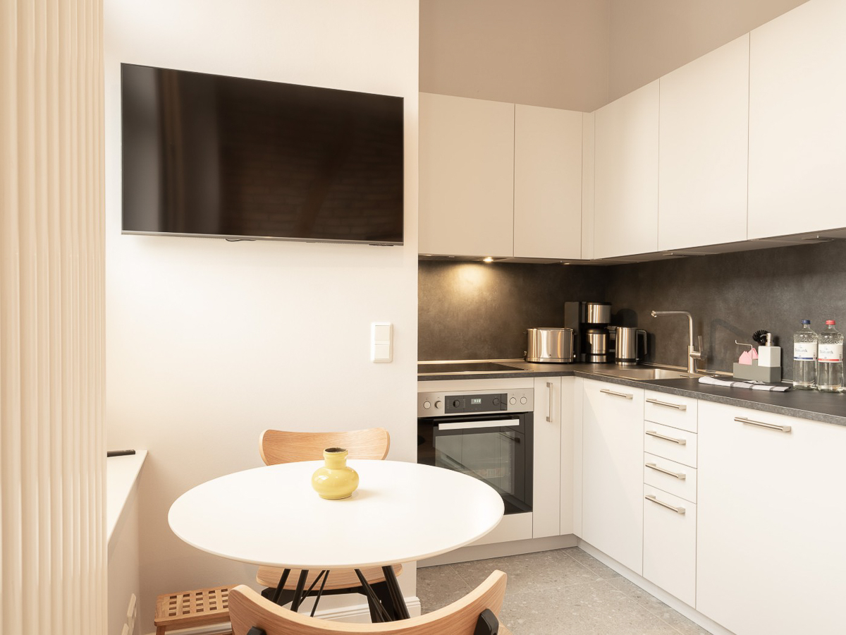 Villa Groth No. 7 | 1 Bedroom Apartment | Balcony — accommodation at OSTKÜSTE Boutique Apartments, Seebad Ahlbeck — photo 4 of 11