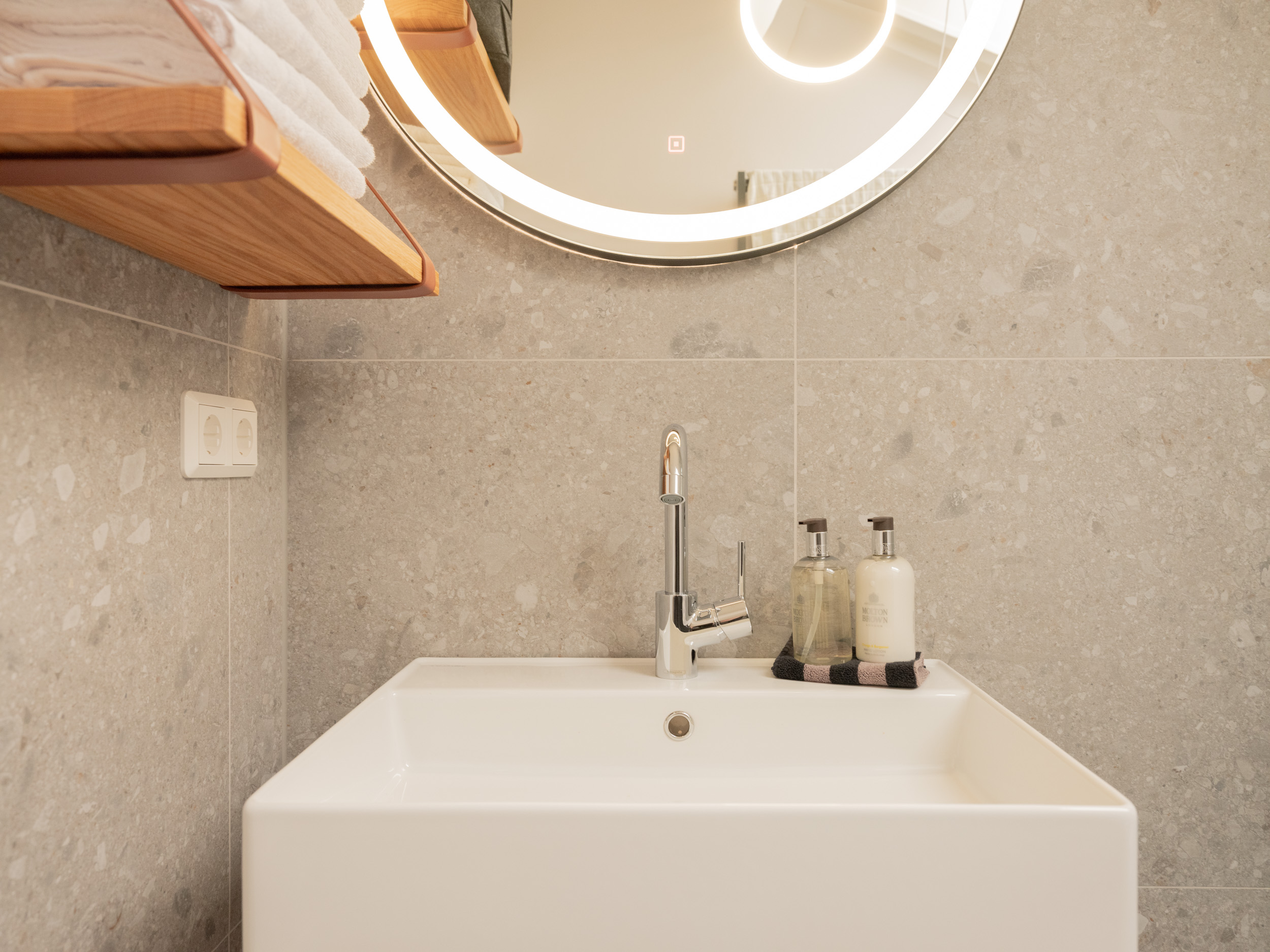 Villa Groth No. 8 | Deluxe 2 Bedroom Apartment — accommodation at OSTKÜSTE Boutique Apartments, Seebad Ahlbeck — photo 10 of 14