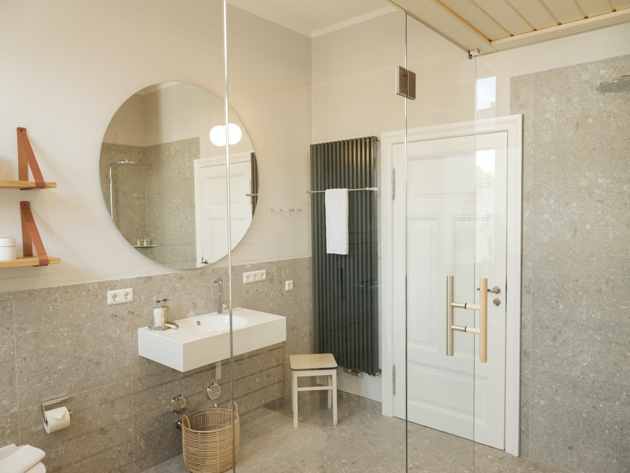 Villa Steigel Nr. 2 | Deluxe Apartment | Private Sauna — OSTKÜSTE Boutique Apartments, Seebad Ahlbeck (11/19)