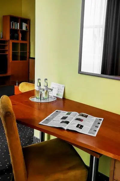 Apartment | Roof Terrace, Top Floor & City View — Plaza Hotel & Living, Frankfurt Am Main (6/7)