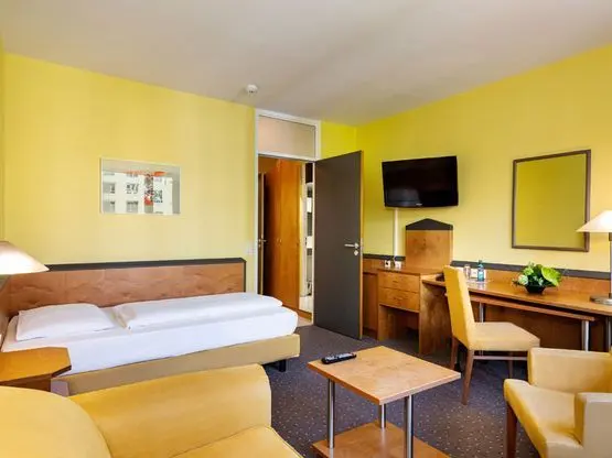 Classic Single | Extra Quiet & High Floor – Plaza Hotel & Living