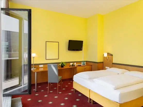 Studio | Double Bed | Kitchenette & Roof Terrace – Plaza Hotel & Living Frankfurt Am Main