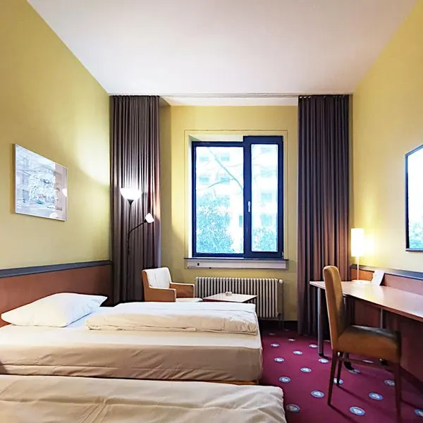 Twin Bedroom | Classic | Extra quiet – Plaza Hotel & Living