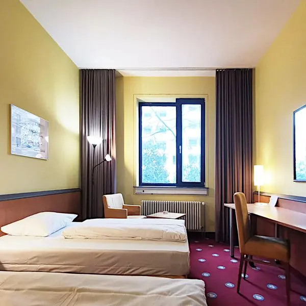 Twin Bedroom | Classic | Extra quiet – Plaza Hotel & Living