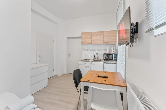 1 Room Apartment | Katzental Strasse — RAUMSCHMIDE GmbH,  Ihr Partner für möblierte Unterkünfte (3/8)