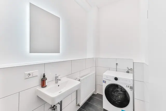 1 Room Apartment | Katzental Strasse — RAUMSCHMIDE GmbH,  Ihr Partner für möblierte Unterkünfte (5/8)