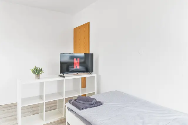 2 Room Apartment | Hauptstrasse — accommodation at RAUMSCHMIDE GmbH, Ihr Partner für möblierte Unterkünfte — photo 4 of 6