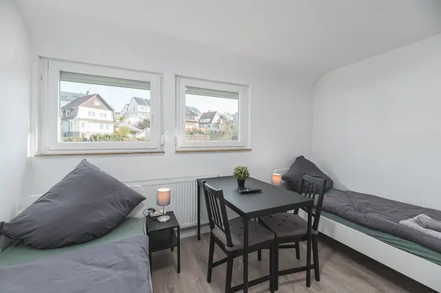 3 Room Apartment | Esslinger Strasse — RAUMSCHMIDE GmbH, Ihr Partner für möblierte Unterkünfte (2/9)