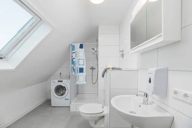 3 Room Apartment | Esslinger Strasse — RAUMSCHMIDE GmbH, Ihr Partner für möblierte Unterkünfte (4/9)