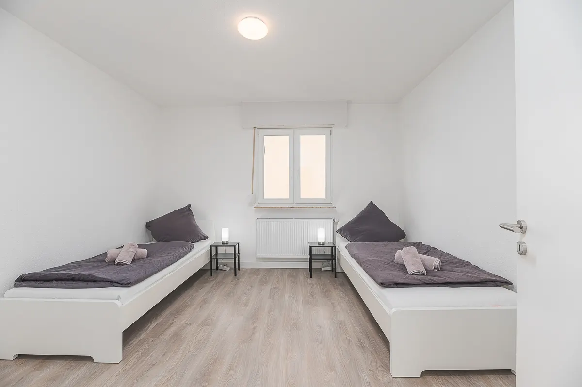 3 Room Apartment for 7 | Esslinger Strasse  – RAUMSCHMIDE GmbH  Ihr Partner für möblierte Unterkünfte