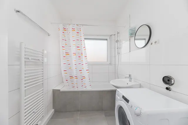 4 Room Apartment | Esslinger Strasse — RAUMSCHMIDE GmbH, Ihr Partner für möblierte Unterkünfte (8/10)