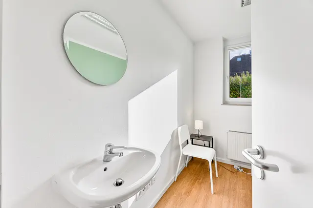 4 Room Apartment for 7 | Goethestrasse — RAUMSCHMIDE GmbH,  Ihr Partner für möblierte Unterkünfte (5/7)