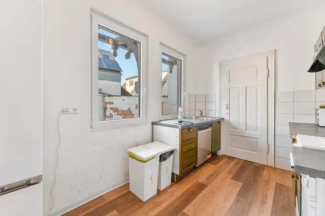 4 Room Apartment for 9 | Stuttgarter Strasse — RAUMSCHMIDE GmbH,  Ihr Partner für möblierte Unterkünfte (3/6)