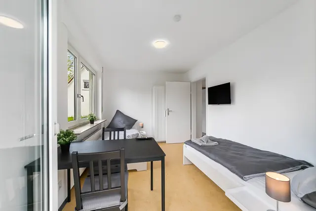 GP04 | 4 Room Apartment for 8 with balcony | Göppingen — RAUMSCHMIDE GmbH, Ihr Partner für möblierte Unterkünfte (4/8)