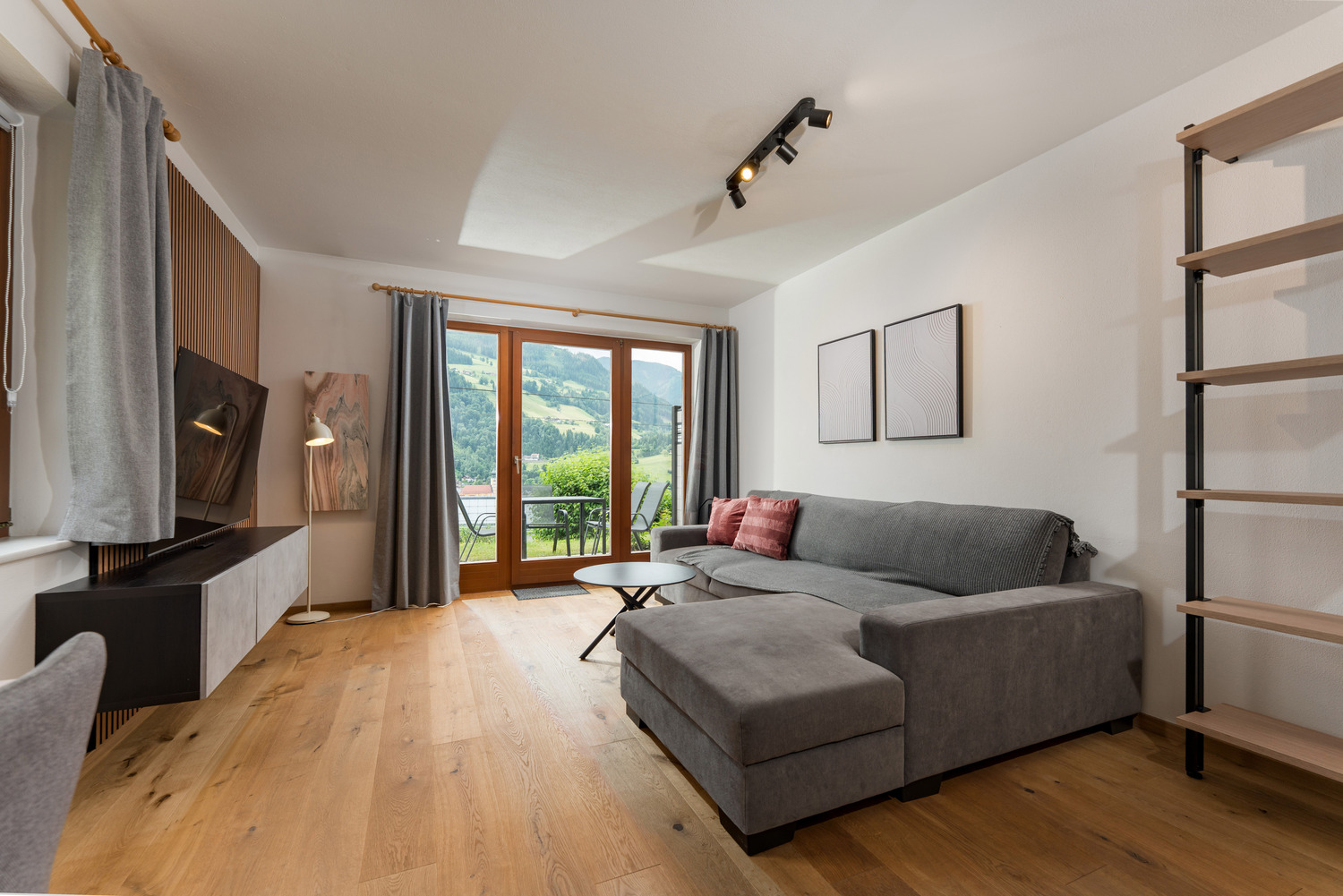 Alpenblick | Smart panorama apartment with terrace & peaceful views — apartment at Schladming Appartements Maria Gruber GmbH, Schladming — photo 2 of 8