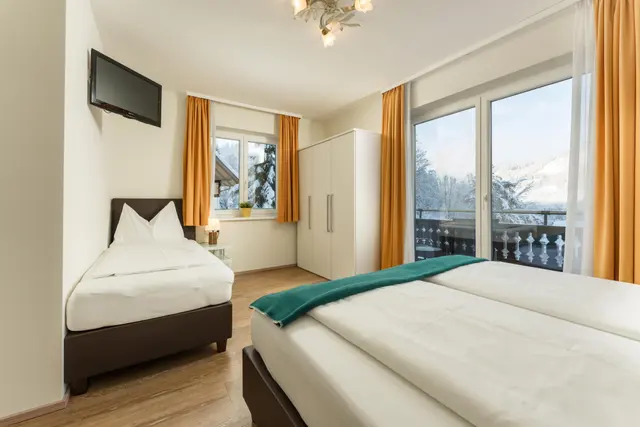 Bella Vista Large Top 3 | Moderner Aktiv-Stay am Talbach nahe Zentrum & Planai | Balkon & Bergblick — Schladming Appartements Maria Gruber GmbH, Schladming (4/10)
