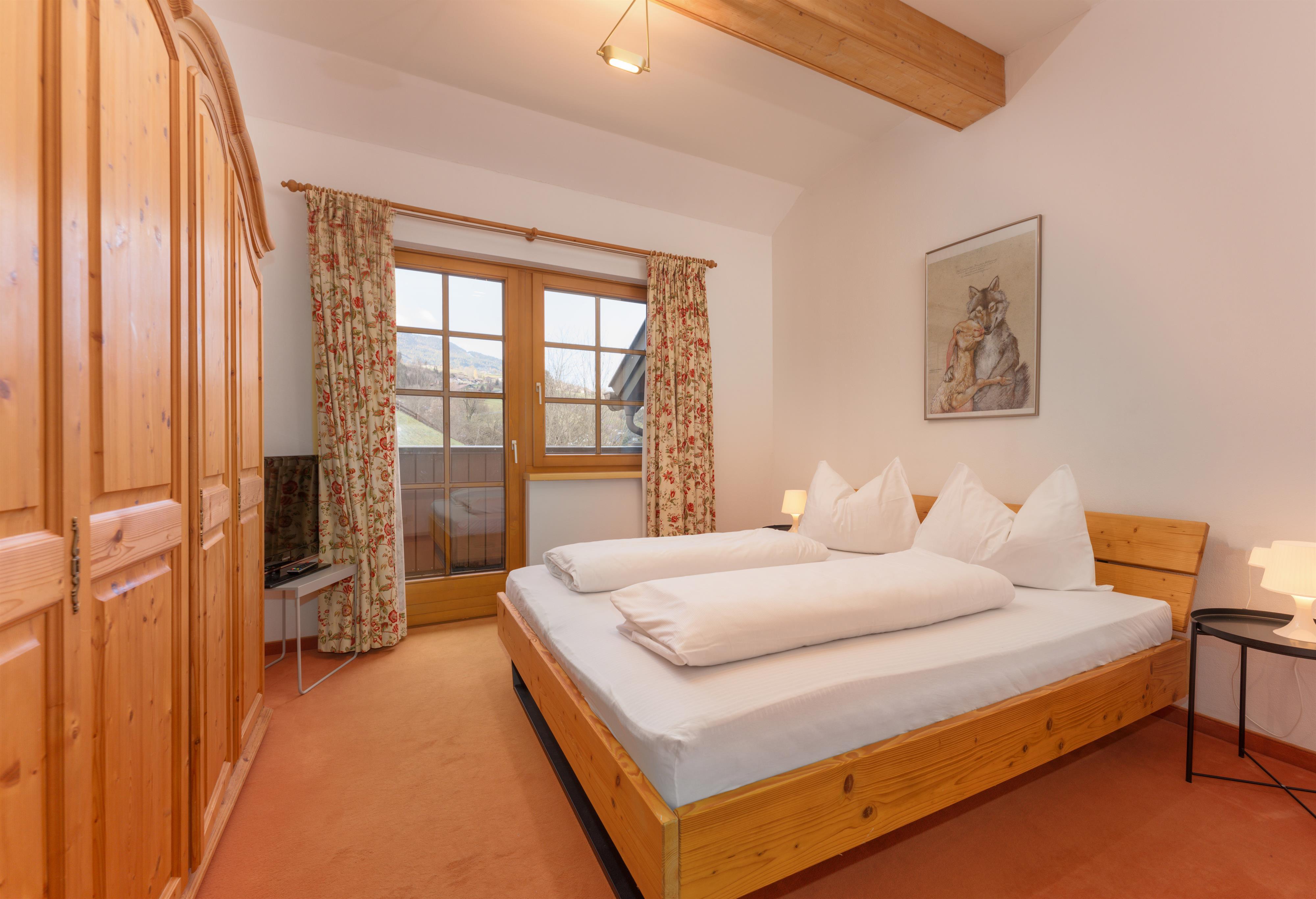 Berggasse XL | Refined retreat in a quiet prime location near Planai & the town center with west-facing terrace & Rohrmoos views — apartment at Schladming Appartements Maria Gruber GmbH, Schladming — photo 2 of 11