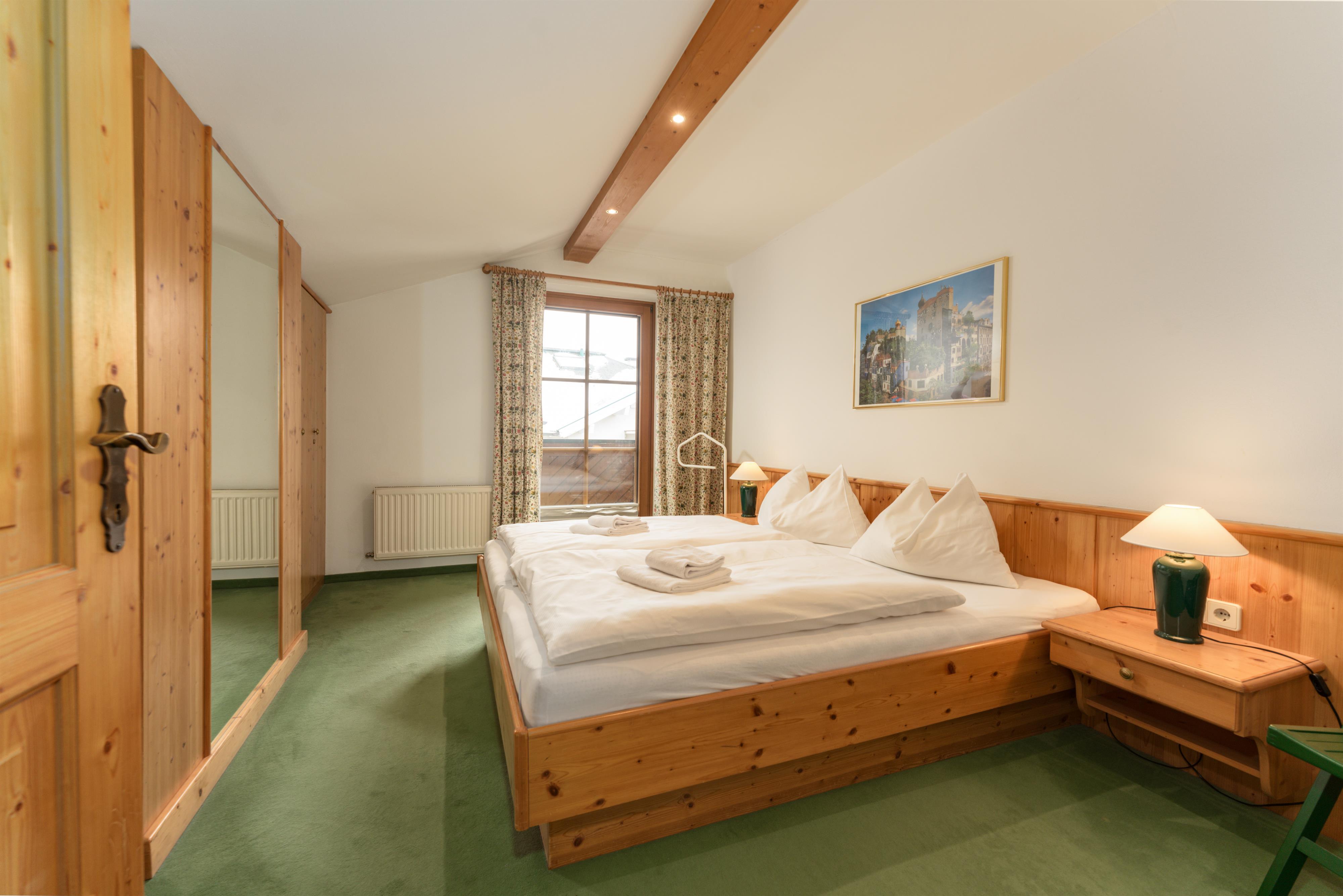 Coburg Apartments Top 4 Sky Planai Base | Cozy top-floor alpine stay with balcony & Planai views — apartment at Schladming Appartements Maria Gruber GmbH, Schladming — photo 4 of 10
