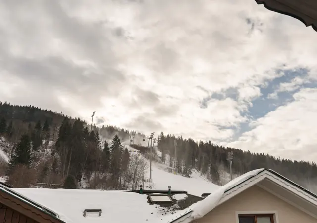 Coburg Appartements Top 4 Sky Planai Base | Gemütlicher Alpine Stay im obersten Stock mit Balkon & Planai-Blick — Schladming Appartements Maria Gruber GmbH, Schladming (9/10)