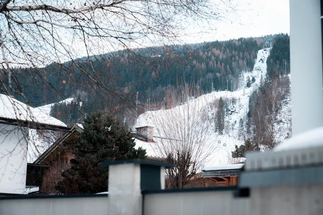 Conrad 5 private Spa| Premium Alpine Stay mit Sauna nahe Zentrum & Planai | Terrasse | Planaiblick — Schladming Appartements Maria Gruber GmbH, Schladming (4/13)