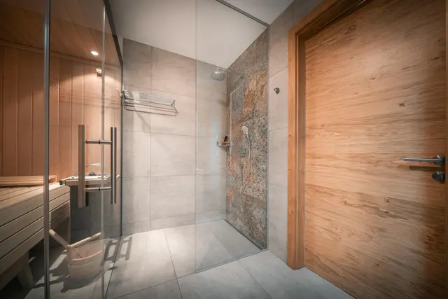 Conrad 5 private Spa| Premium Alpine Stay mit Sauna nahe Zentrum & Planai | Terrasse | Planaiblick — Schladming Appartements Maria Gruber GmbH, Schladming (8/13)