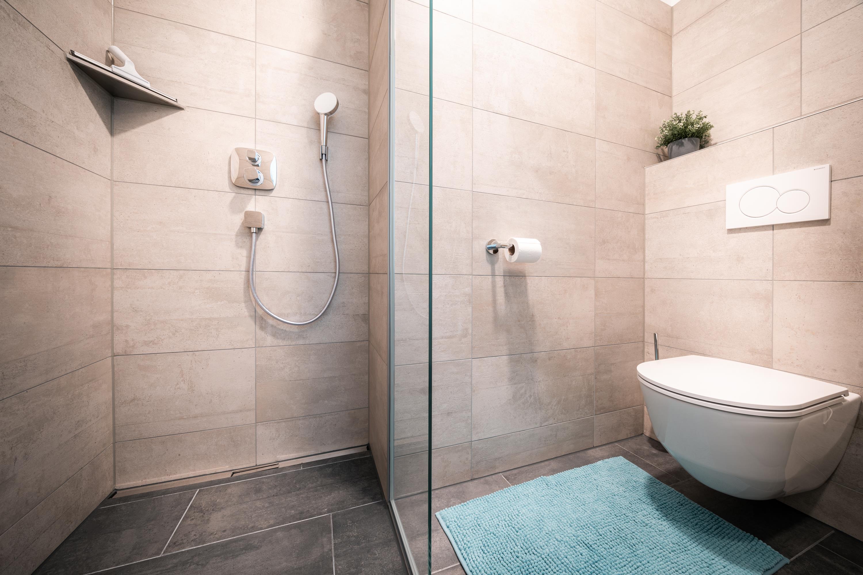 Conrad Top 17A Sky View | Top-floor premium alpine stay with terrace & Planai views near town and Planai — apartment at Schladming Appartements Maria Gruber GmbH, Schladming — photo 10 of 13