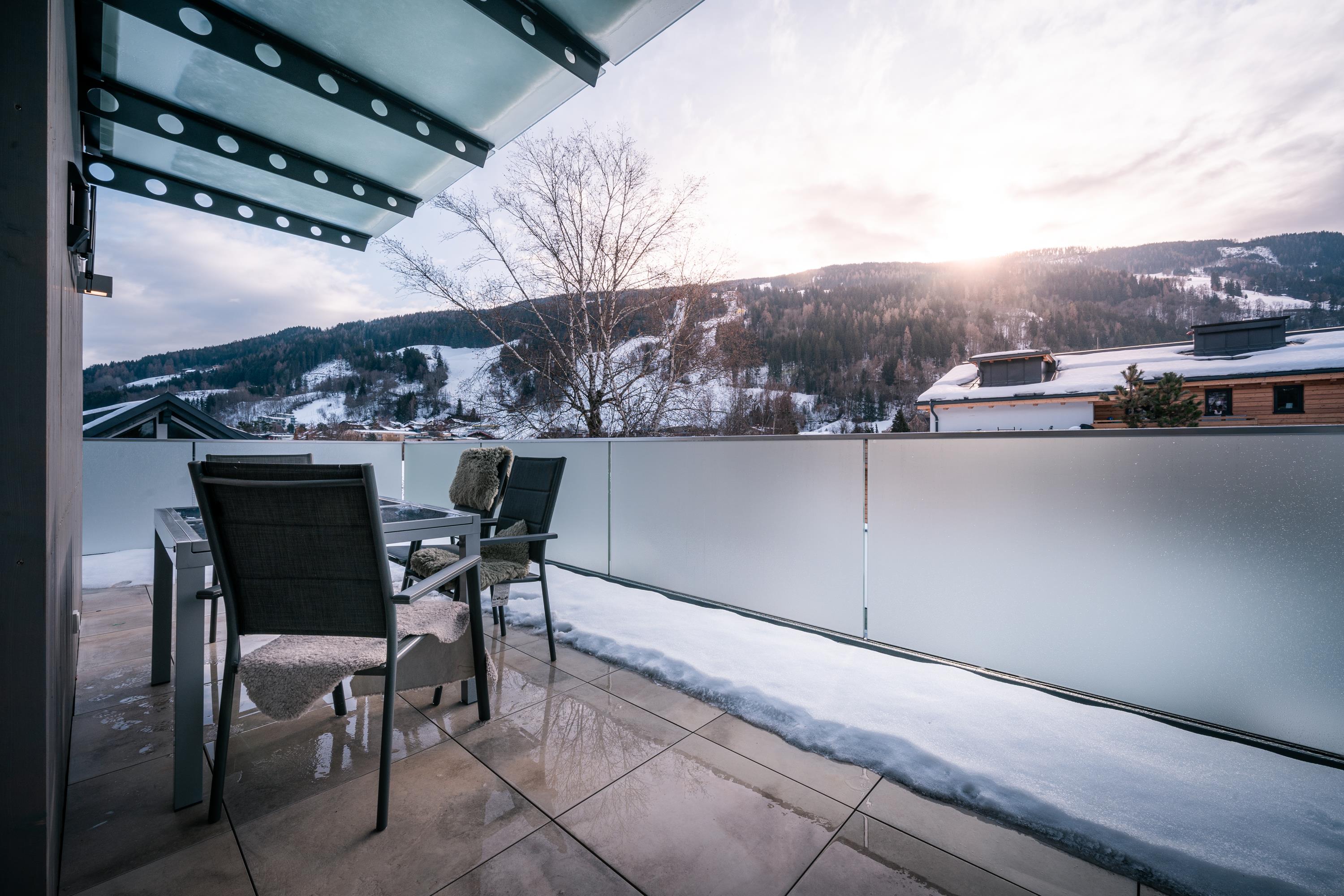 Conrad Top 17A Sky View | Top-floor premium alpine stay with terrace & Planai views near town and Planai — apartment at Schladming Appartements Maria Gruber GmbH, Schladming — photo 4 of 13