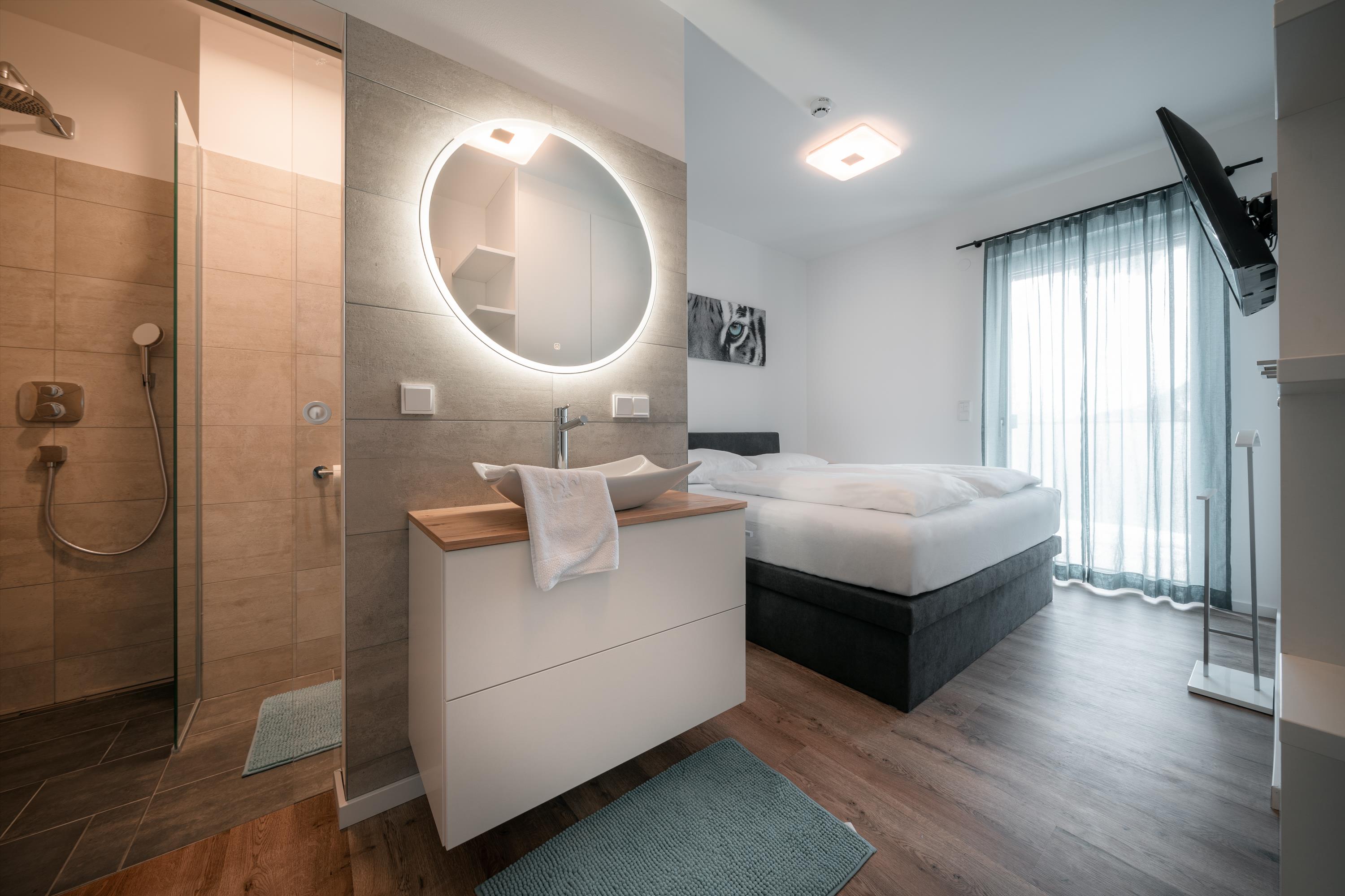 Conrad Top 17A Sky View | Top-floor premium alpine stay with terrace & Planai views near town and Planai — apartment at Schladming Appartements Maria Gruber GmbH, Schladming — photo 6 of 13