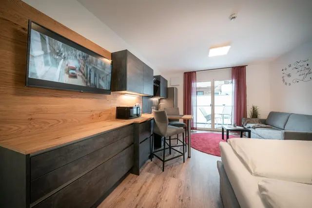 Conrad Top 17b Studio | Premium Smart Stay mit Terrasse & Planai View nahe Zentrum & Planai — Schladming Appartements Maria Gruber GmbH, Schladming (2/8)