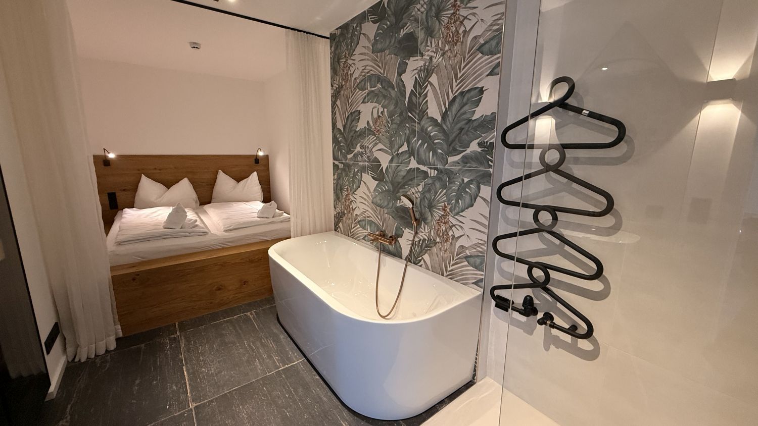 Conrad Top 7 Design | Premium design stay with terrace near the town center & Planai | Dachstein view — apartment at Schladming Appartements Maria Gruber GmbH, Schladming — photo 11 of 17