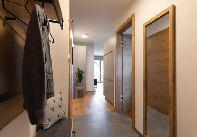 Conrad Top 8 Classic | Premium Alpine Stay mit Terrasse | nahe Zentrum & Planai | Hochwurzen View — Schladming Appartements Maria Gruber GmbH, Schladming (9/10)